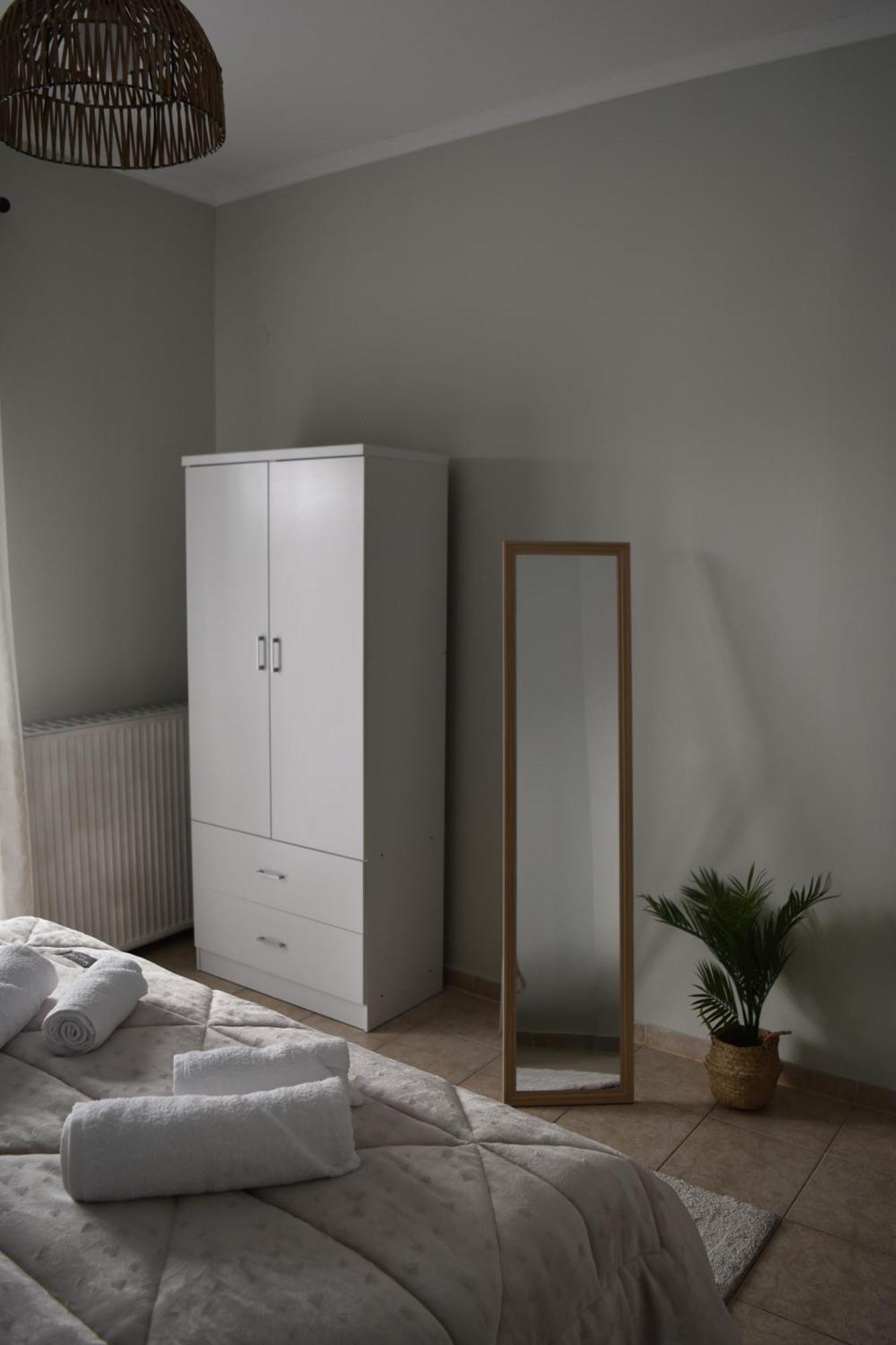 Pnoe Apartments Като-Лутракі Екстер'єр фото