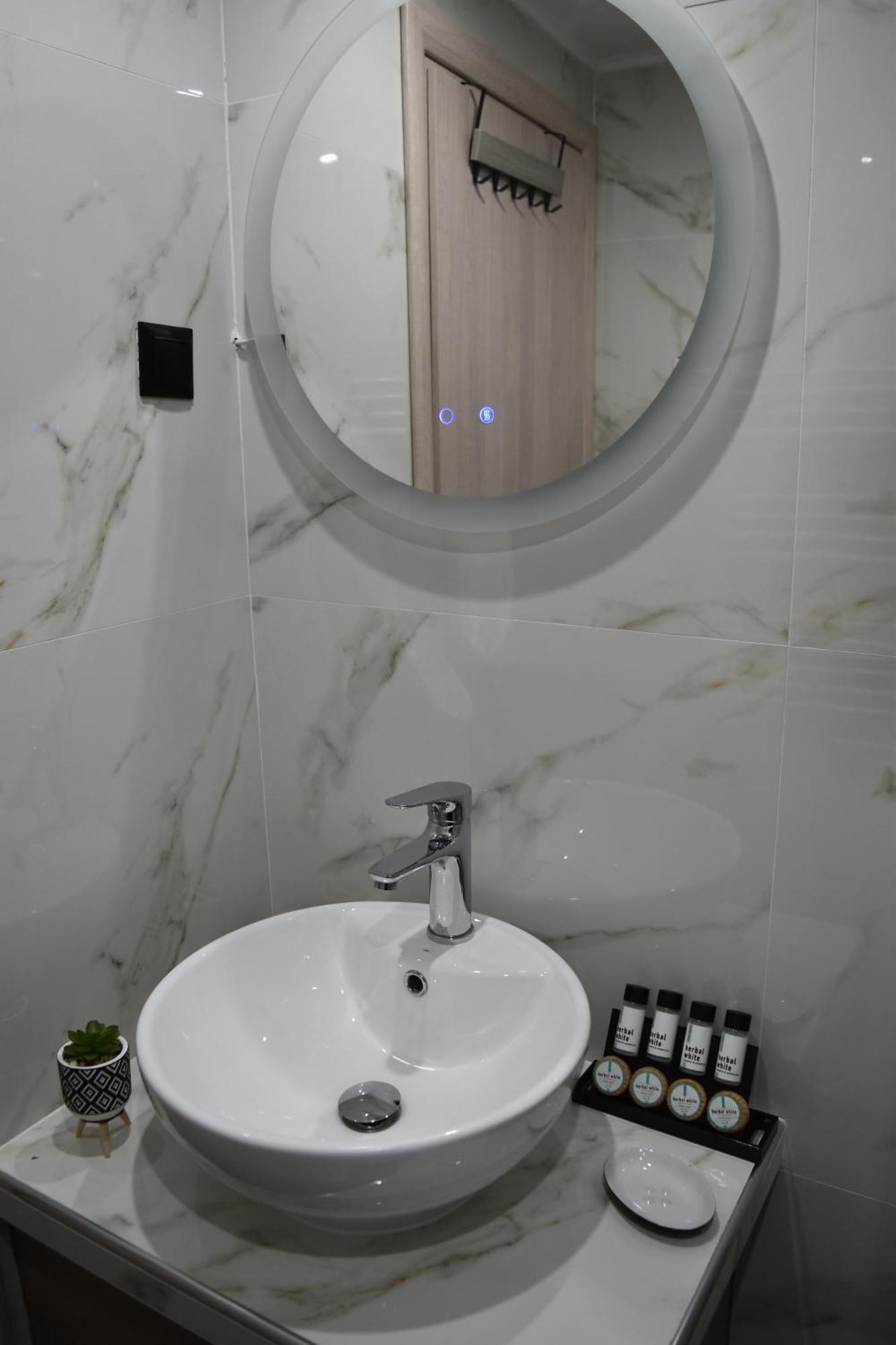 Pnoe Apartments Като-Лутракі Екстер'єр фото