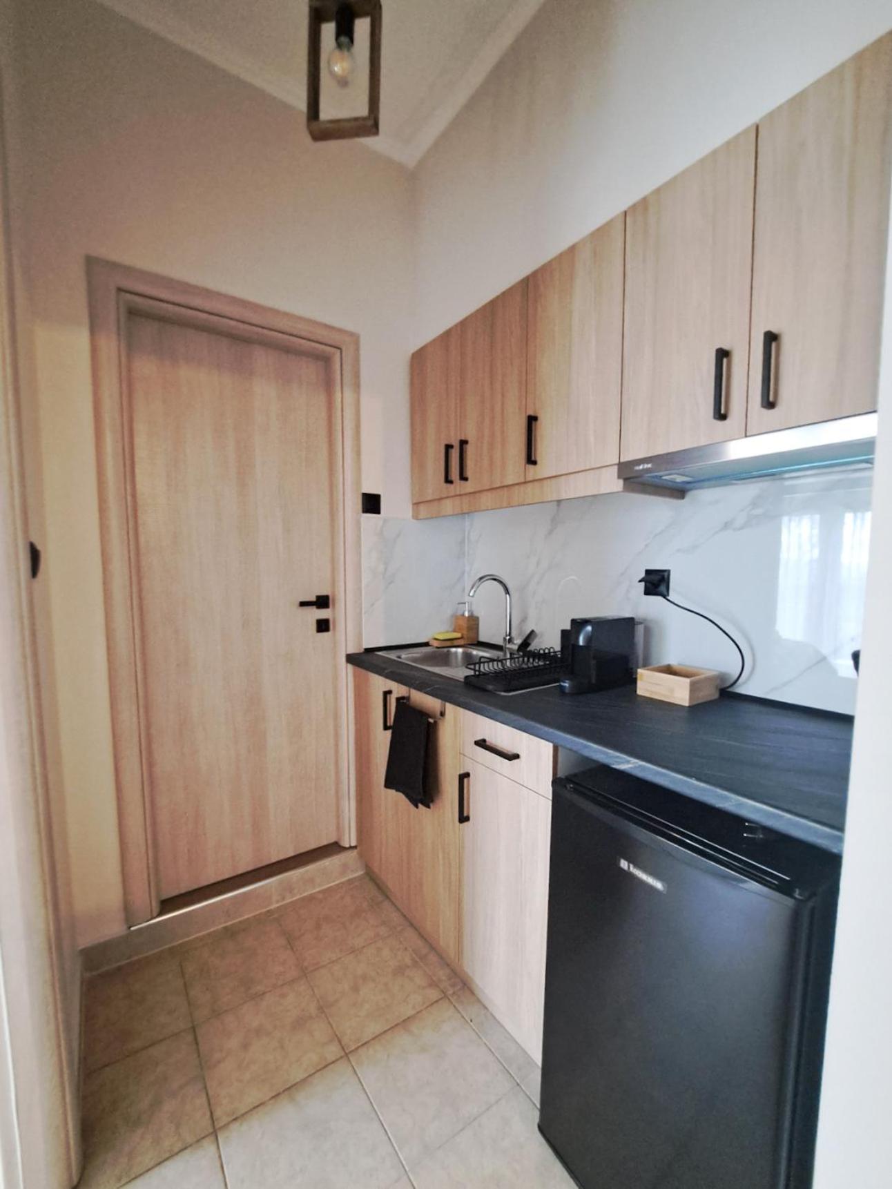 Pnoe Apartments Като-Лутракі Екстер'єр фото
